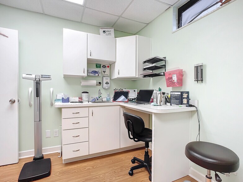More Photos Of 405 Downing St, New Smyrna Beach Medical For Sale