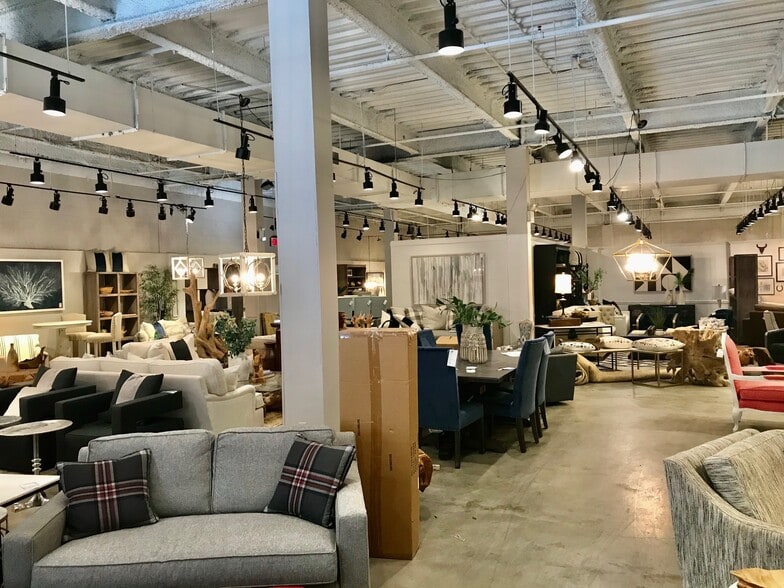 More Photos Of 110 W Commerce Ave, High Point Storefront For Lease