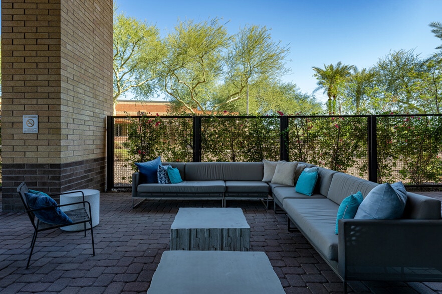 More Photos Of 8888 E Raintree Dr, Scottsdale Office For Lease