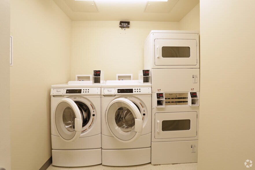 More Photos Of 121 S Highland Ave, Pittsburgh Apartments For Lease