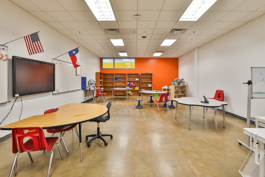 More Photos Of 4343 W Commerce St, San Antonio Schools For Sale