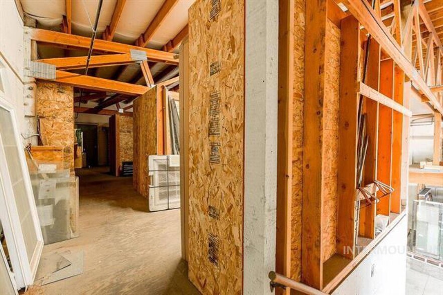 More Photos Of 603 & 621 N Main St, Moscow Distribution For Sale
