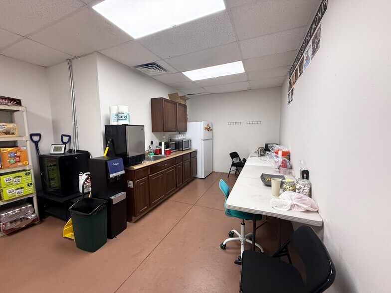 More Photos Of 965 N 1430 W, Orem Light Manufacturing For Lease