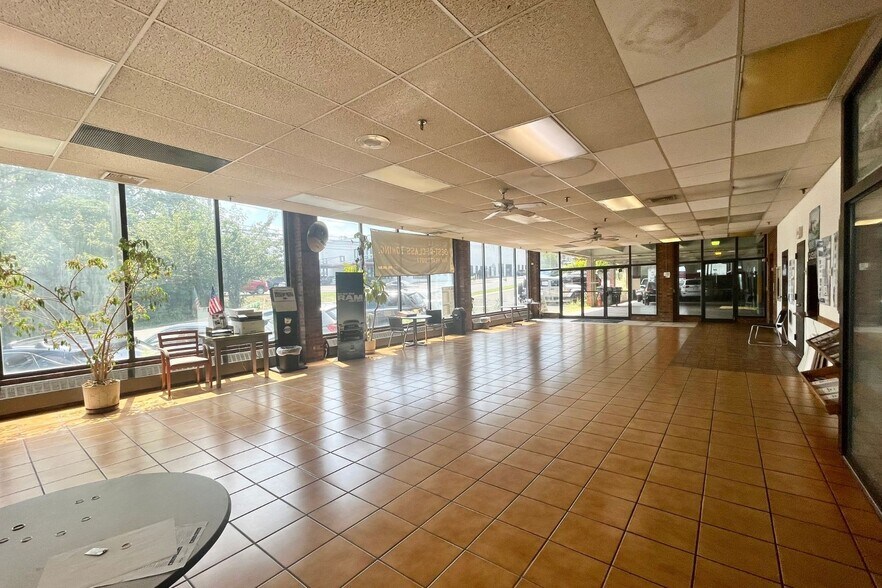 More Photos Of 360 Tunxis Hill Rd, Fairfield Auto Dealership For Sale