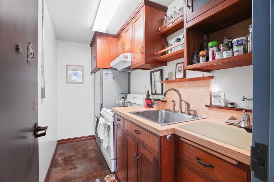 More Photos Of 3212 Mt Pinos Way, Frazier Park Light Manufacturing For Sale