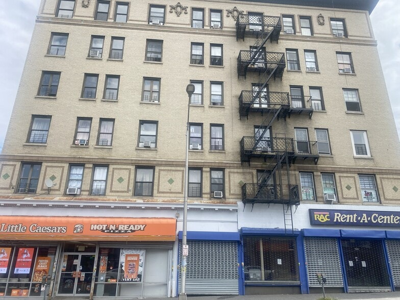 Primary Photo Of 490 S Broadway, Yonkers Apartments For Sale