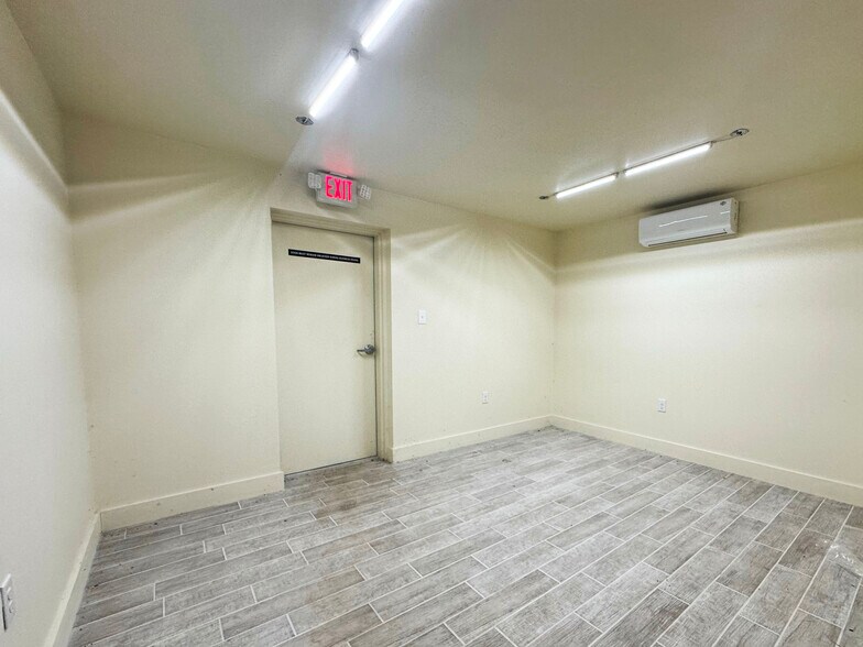 More Photos Of 14625 Minetta St, Houston Unknown For Lease