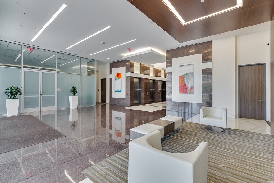 More Photos Of 125 E John Carpenter Fwy, Irving Office For Lease