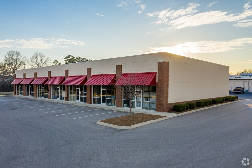 More Photos Of 1221 N Commerce Ct, Columbia Warehouse For Lease