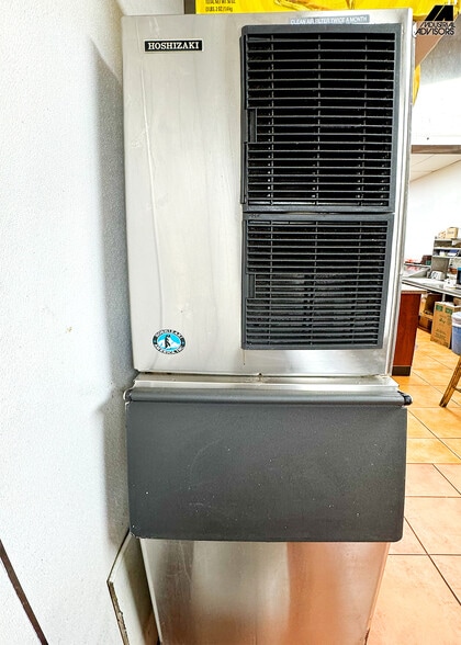 More Photos Of 4960 NW 165th St, Miami Warehouse For Sale