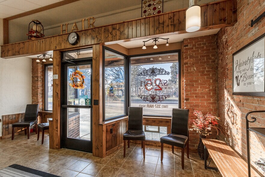 More Photos Of 25 S Park Ave, Le Center General Retail For Sale