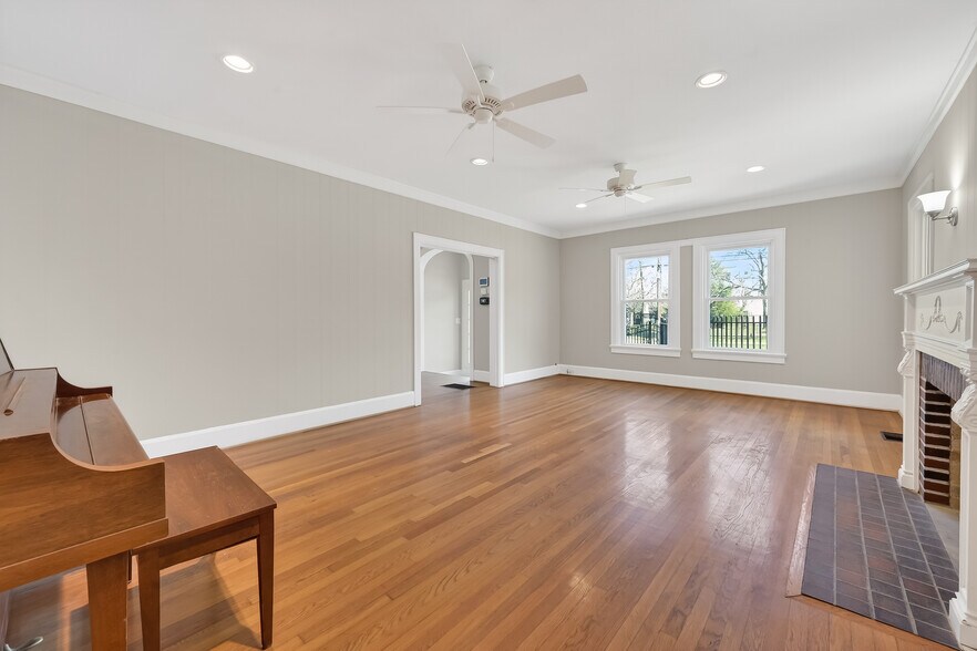More Photos Of 3410 Austin St, Houston Office Residential For Lease