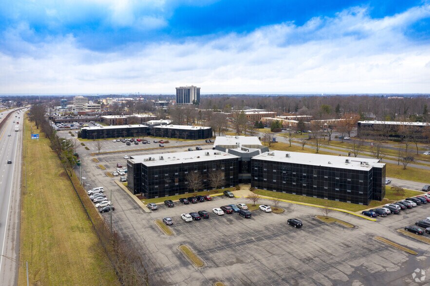 More Photos Of 10200 Linn Station Rd, Louisville Office For Lease