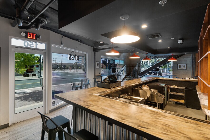 More Photos Of 124 S 6th St, Las Vegas Storefront Retail Office For Lease
