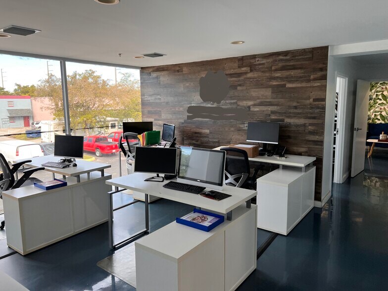 More Photos Of 6900-6914 NW 50th St, Miami Warehouse For Lease