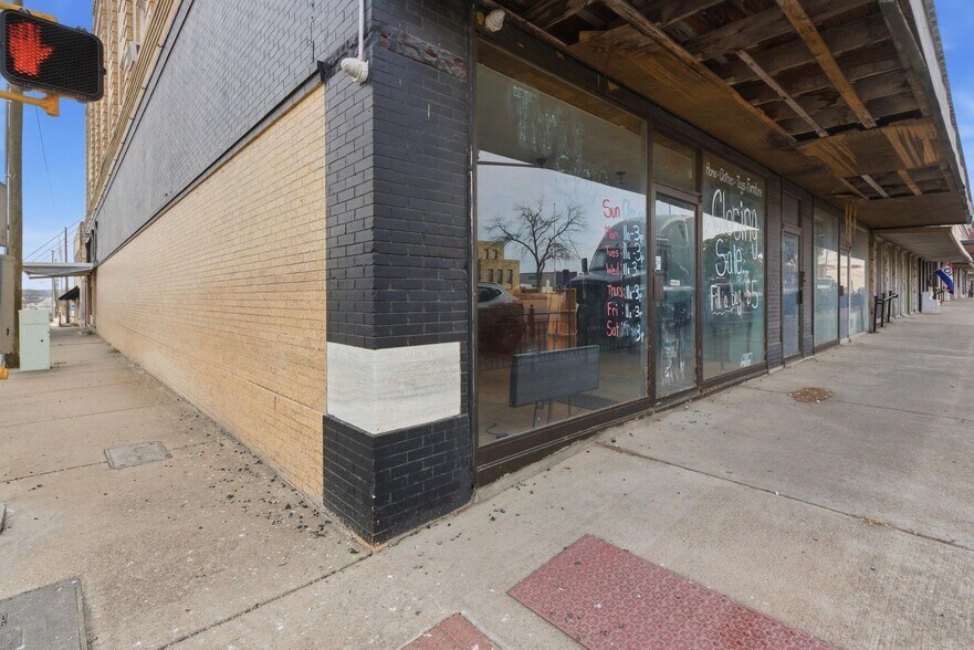 More Photos Of 100 W Central Ave, Comanche Flex For Sale