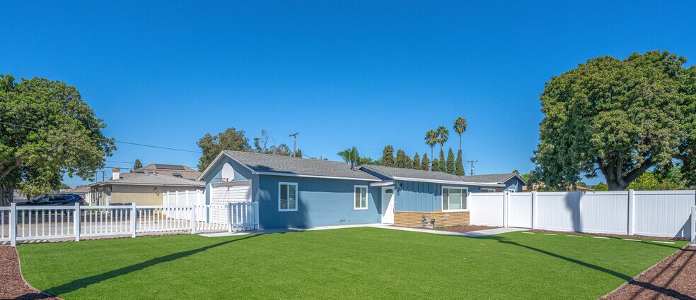 More Photos Of 4301 W Lilac Ave, Santa Ana Multifamily For Sale