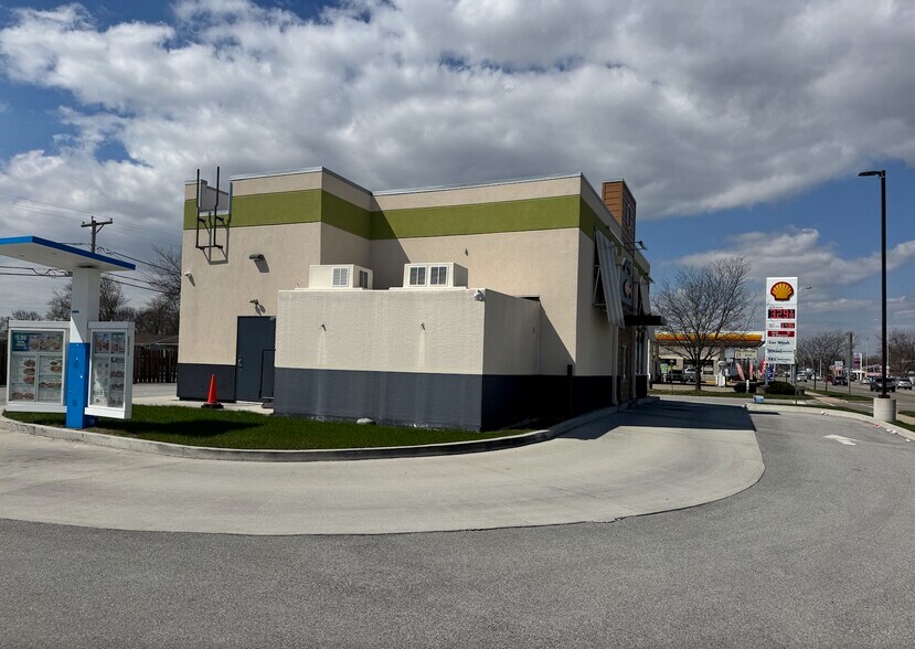 More Photos Of 3021 W 147th St, Posen Restaurant For Sale