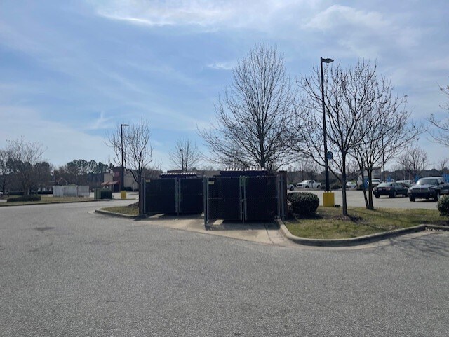 More Photos Of 2000 E Arlington Blvd, Greenville Freestanding For Sale