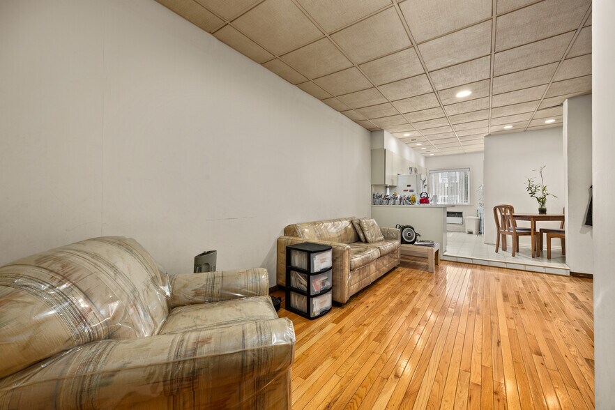 More Photos Of 7031 67th Pl, Glendale Multifamily For Sale