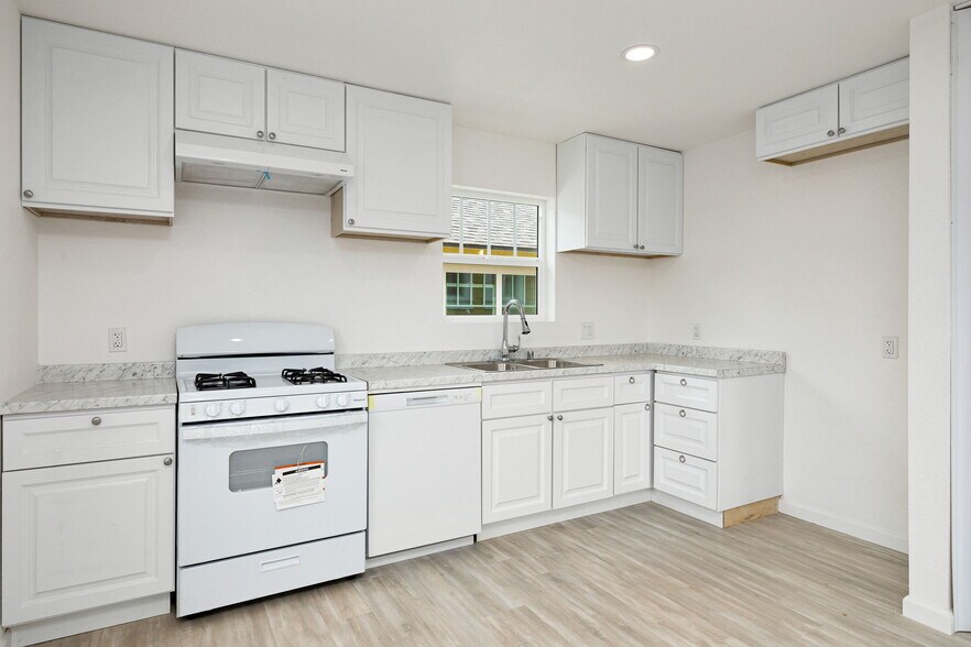 More Photos Of 618 S Van Ness Ave, Santa Ana Apartments For Sale