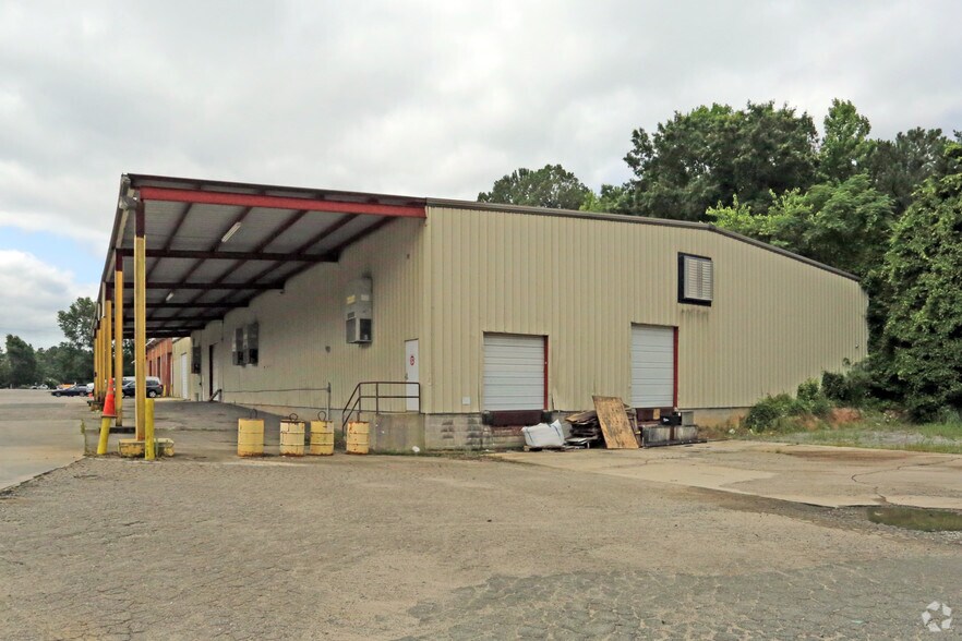 More Photos Of 6514 Chapel Hill Rd, Raleigh Warehouse For Lease