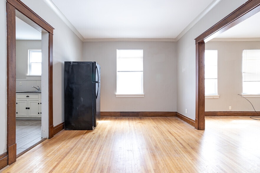 More Photos Of 531 3rd St, Niagara Falls Apartments For Sale