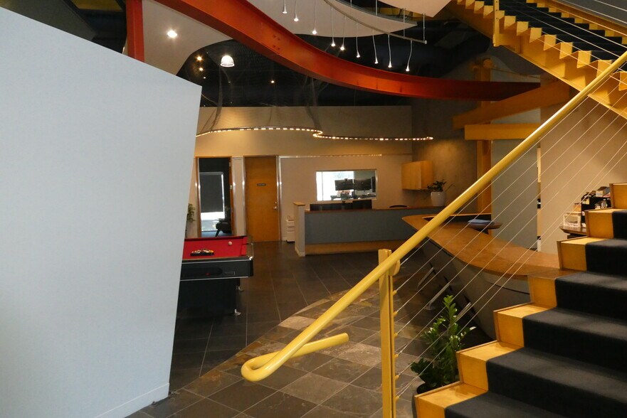 More Photos Of 6100-6120 San Fernando Rd, Glendale Office For Sale