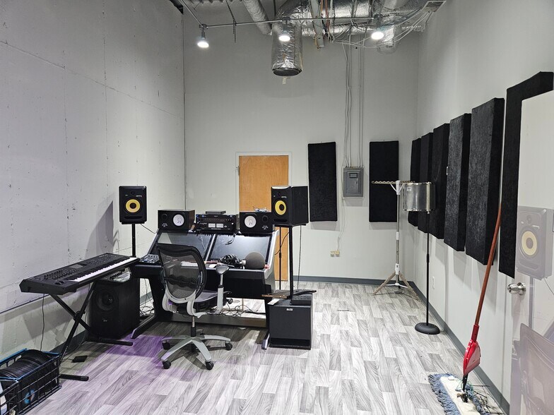 More Photos Of 663 11th Street st, Atlanta Office For Lease