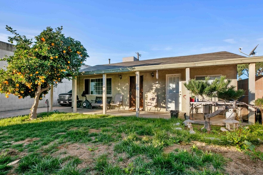 More Photos Of 7317 Clybourn Ave, Sun Valley Contractor Storage Yard For Sale