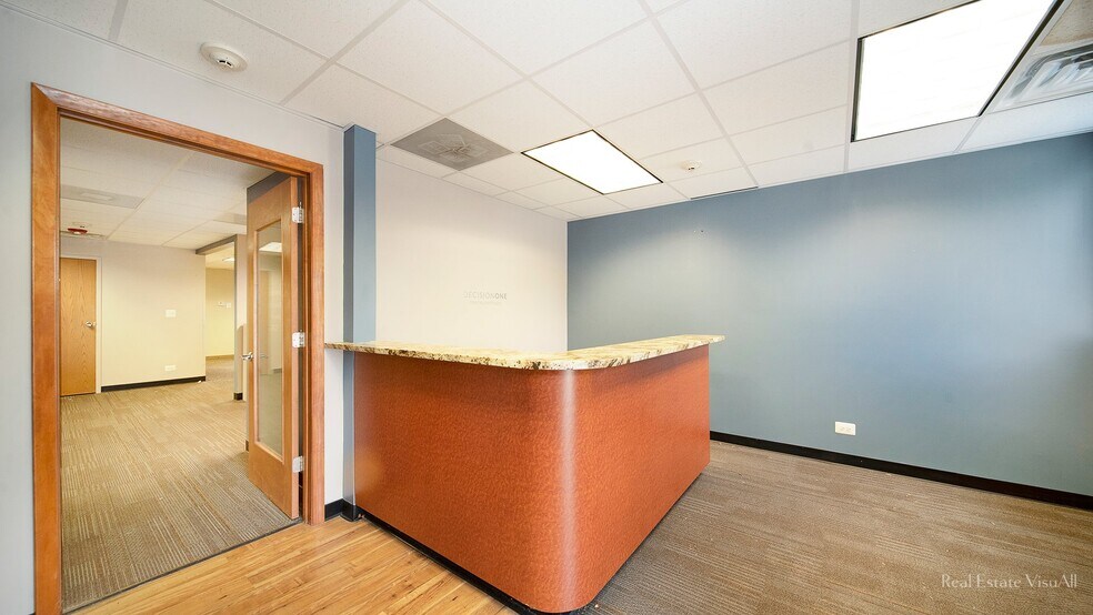 More Photos Of 129 S Roselle Rd, Schaumburg Office For Sale