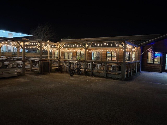 More Photos Of 1610 Pavilion Pl, Wilmington Restaurant For Lease