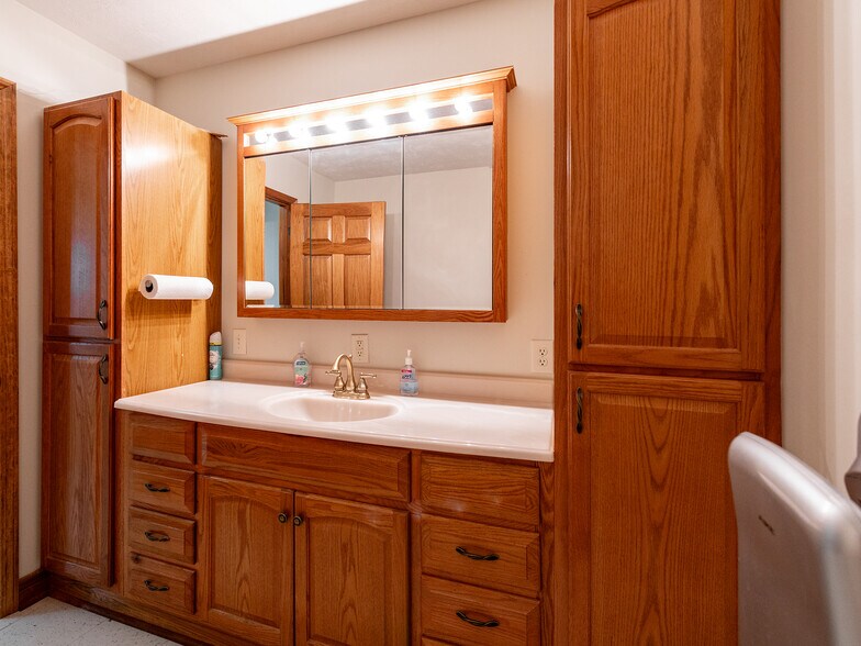 More Photos Of 1823 US-60, Milton Manufacturing For Sale