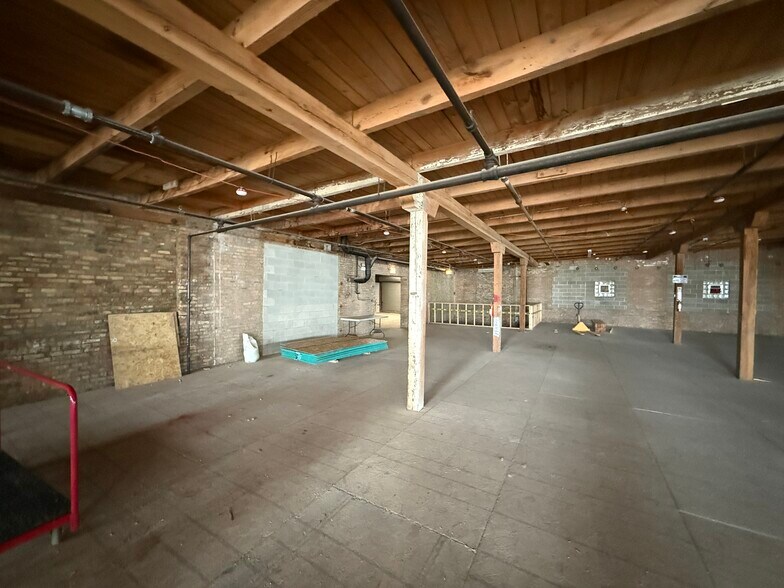 More Photos Of 2415 W 24th Pl, Chicago Warehouse For Sale