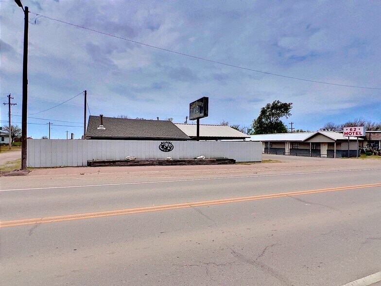 More Photos Of 413 W Broadway St, Hollis Hotel For Sale