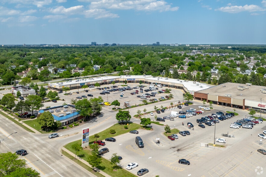 More Photos Of 1015-1127 S Roselle Rd, Schaumburg Unknown For Lease