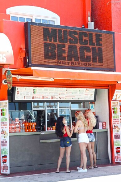 More Photos Of 1809 Ocean Front Walk, Venice Restaurant For Lease