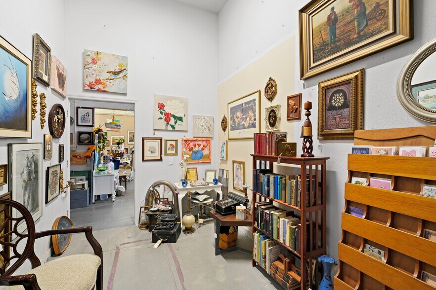 More Photos Of 4707-4709 N Florida Ave, Tampa General Retail For Lease