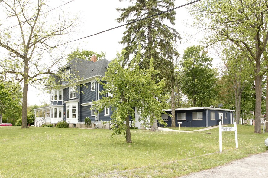 More Photos Of 202 W Shiawassee Ave, Fenton Rehabilitation Center For Lease