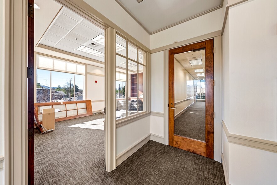 More Photos Of 1501 E McAndrews Rd, Medford Medical For Lease