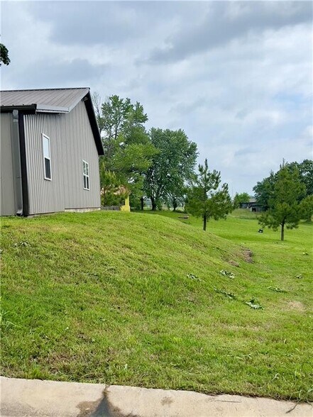 More Photos Of 199 Harmony Rd, Huntsville Office For Sale