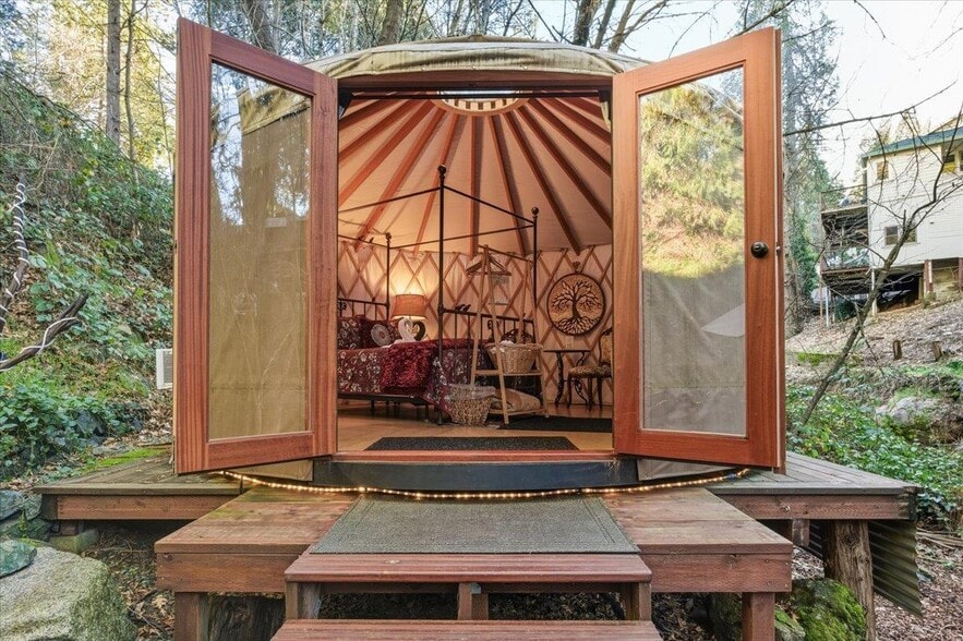 More Photos Of 317 S Pine St, Nevada City Hospitality For Sale