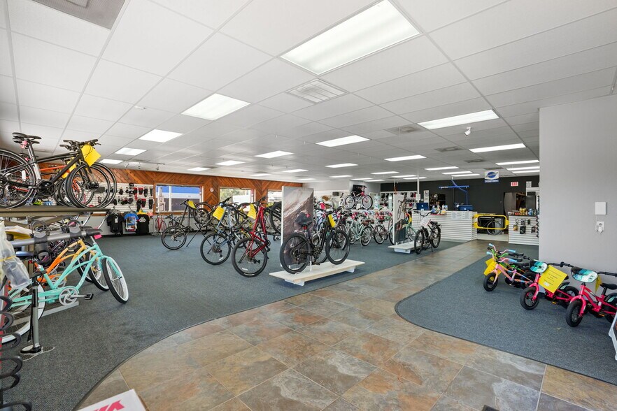 More Photos Of 3630 Cleveland Ave, Fort Myers Freestanding For Sale