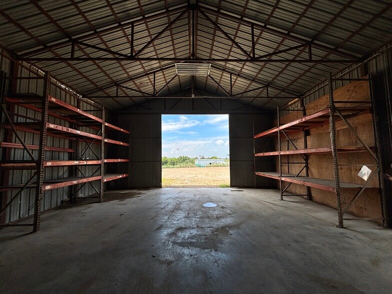 More Photos Of 10959 Highway 290 W, Brenham Warehouse For Sale