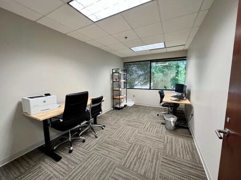 More Photos Of 308 N Peters Rd, Knoxville Office For Lease