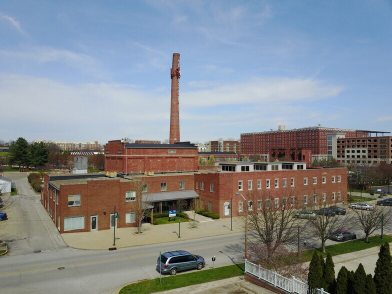 More Photos Of 400 W 7th St, Bloomington Office For Sale