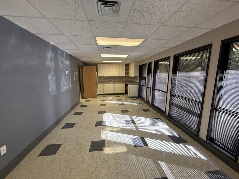 More Photos Of 3333 Capital Oaks Dr, Tallahassee Medical For Sale