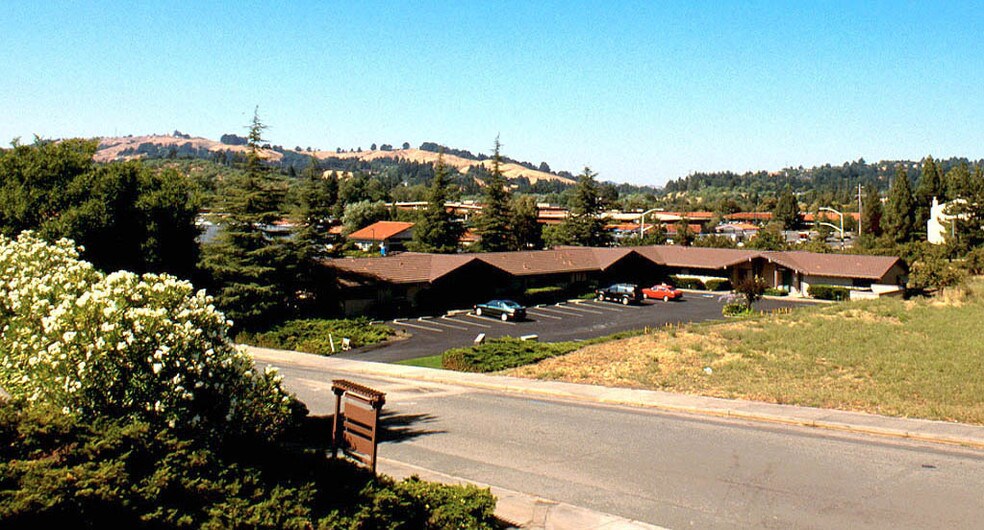 More Photos Of 1001 Country Club Dr, Moraga Medical For Lease