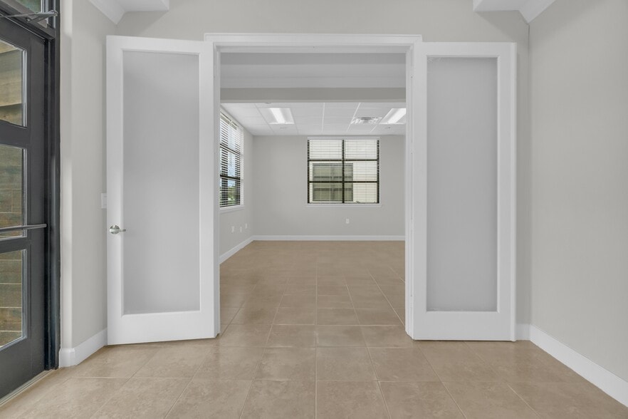 More Photos Of 8118 Fry Rd, Cypress Medical For Lease