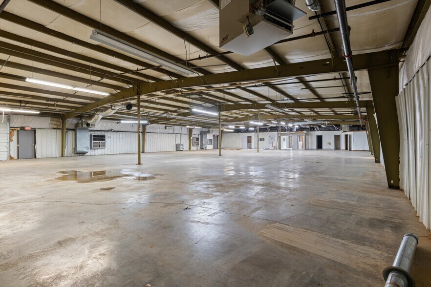 More Photos Of 1811-1813 Old Estill Springs Rd, Tullahoma Warehouse For Lease